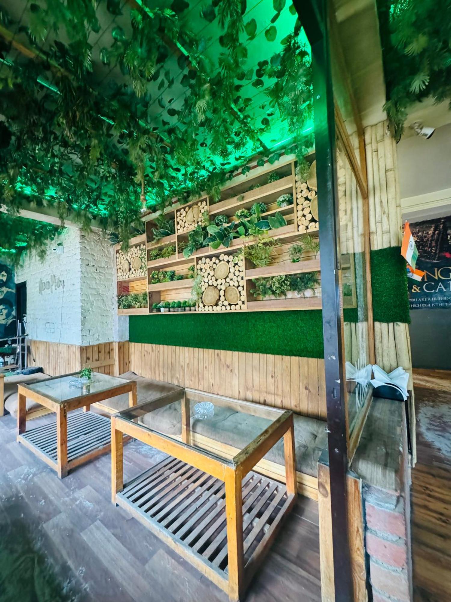 Отель The Mad King'S House & Cafe Манали Экстерьер фото